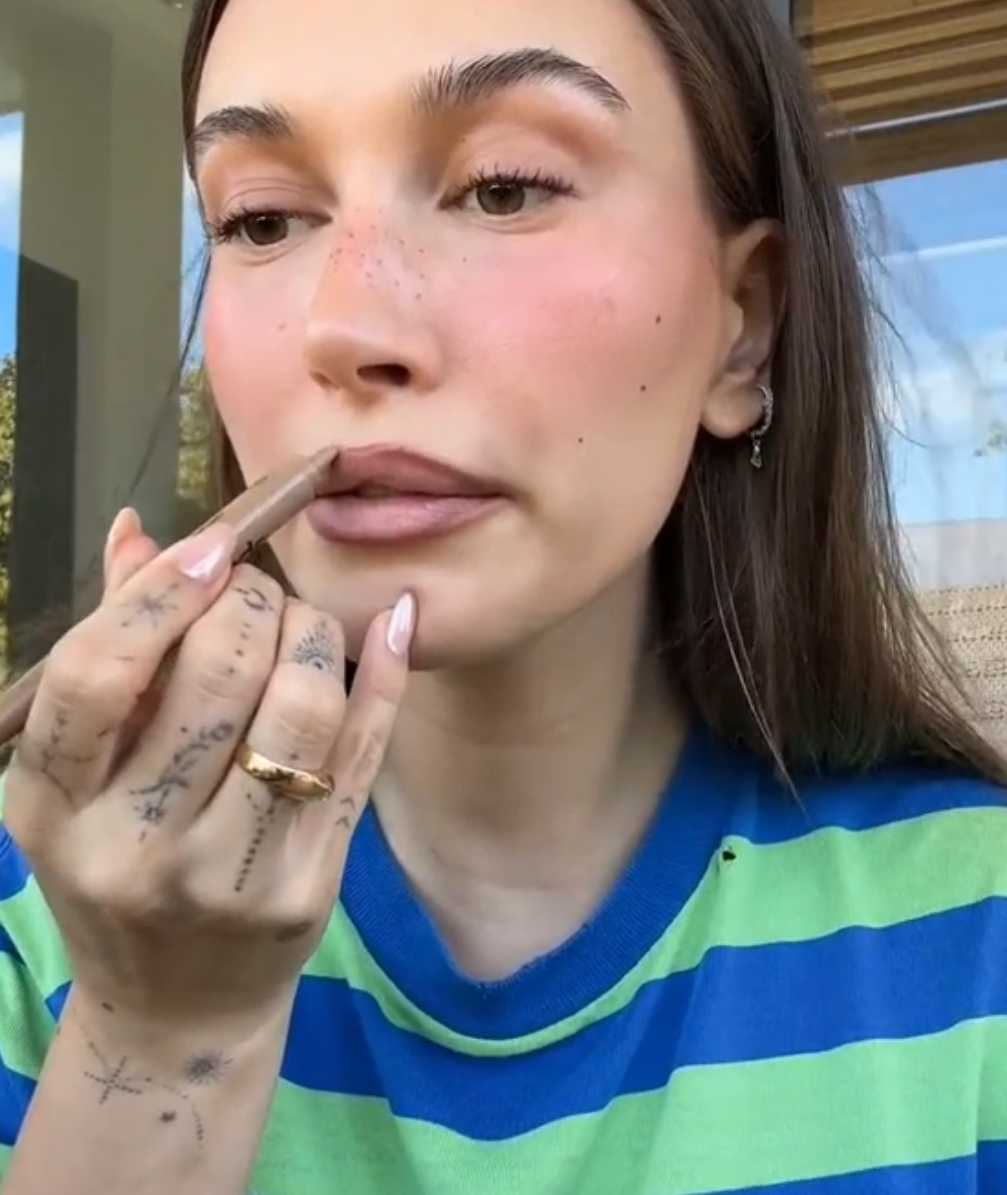 Rhode peptide lip shape